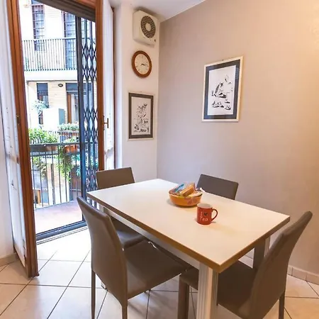 شقة Ampia Oasi A Porta Venezia: Casa In Centro