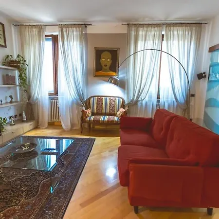 Ampia Oasi A Porta Venezia: Casa In Centro *