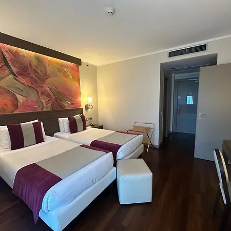 Otel Ramada Plaza By Wyndham