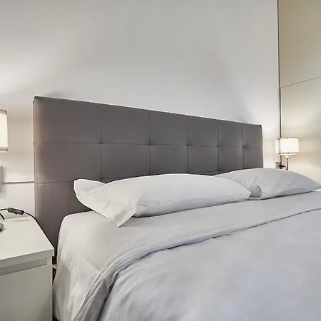 Lägenhet Moderno Trilocale Moscova Brera