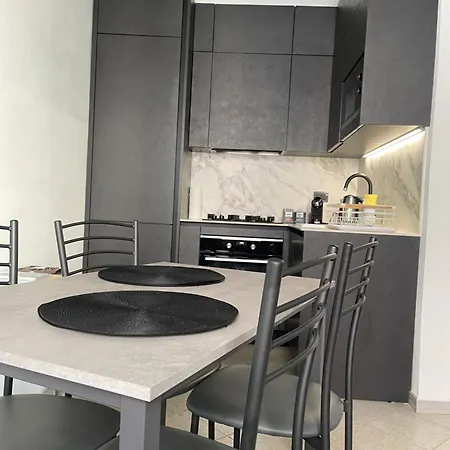 Bilocale Zona Navigli Apartmán *