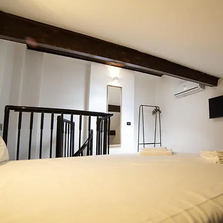 Casa Enea - Luxury House Navigli Milan