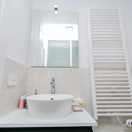 Vivimihome - Alexander Lägenhet Milano