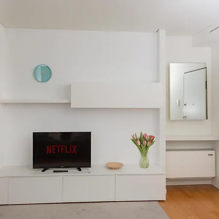 Gym And Pool Exclusive Apartment