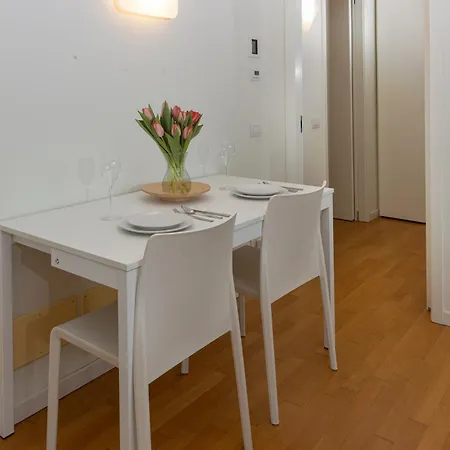 Gym And Pool Exclusive Apartment Milan
