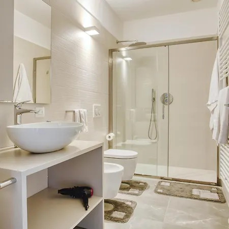 Art Building Palestra Inclusa E Parcheggio ميلان