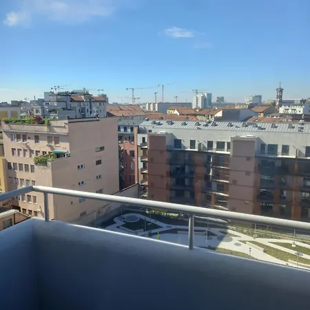 With Free Parking Garage - Con Parcheggio Incluso Nuovo Con 2 Da Letto E Due Bagni - New With 2 Bdrooms 2 Bathrooms- Jellow Subway Metro Gialla Porta Romana 3 Stops To Duomo Apartman