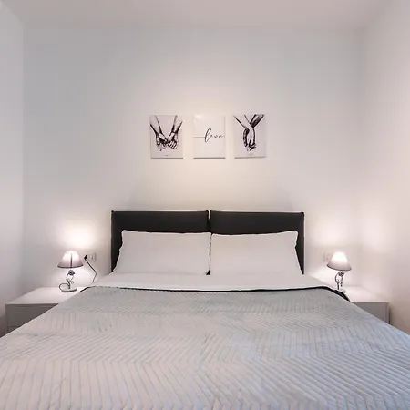 Apartament Audrey Flat - Stazione Centrale *