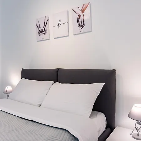 Apartament Audrey Flat - Stazione Centrale