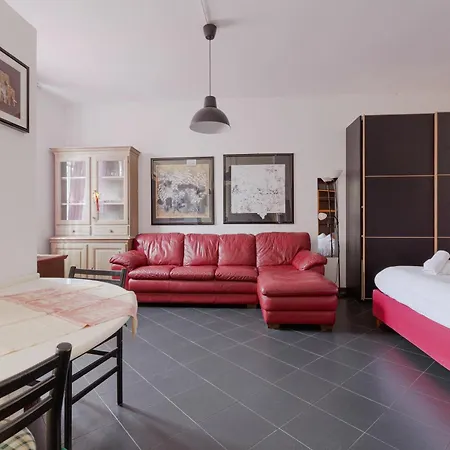 De Angeli M1 - Colorful With Balcony!