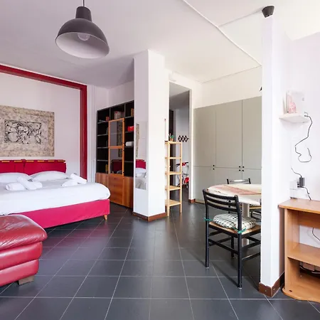 De Angeli M1 - Colorful With Balcony! Apartment