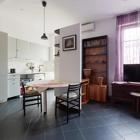 Apartment De Angeli M1 - Colorful With Balcony! *