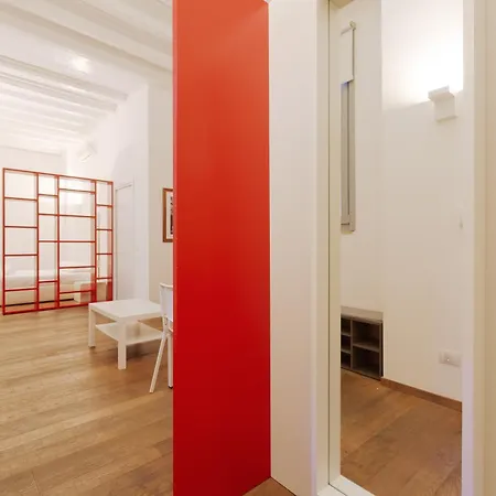 Modern 280m From Arco Della Pace!