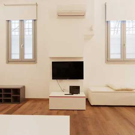 Daire Modern 280m From Arco Della Pace! Milano