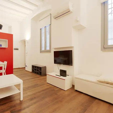 Modern 280m From Arco Della Pace! *