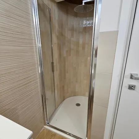 Navigli Apartment Near Metro City Center 4 Guests *