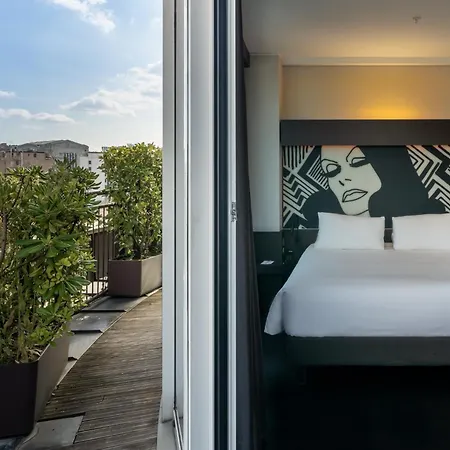 Crowne Plaza By Ihg Otel