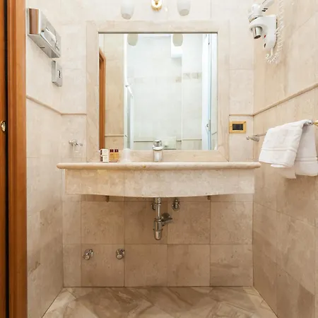 Fiorella Hotel 3*