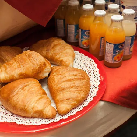 Отель Fiorella Милан