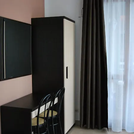 Konukevi Villamelchiorre 1 *