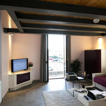 Versoverde Alzaia Naviglio Grande ミラノ