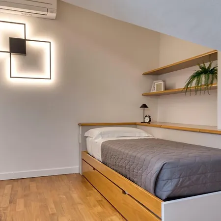 Royal -montenapoleone- Milão