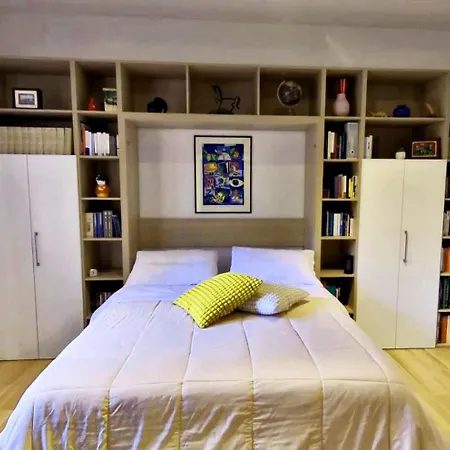 Konukevi Casa Mafalda - In Near Naviglio Grande *