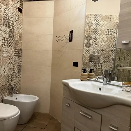 Regina In Verona - Sky Tv, Wifi E Breakfast Box