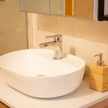 דירה Exclusive 2-bedroom House Next To Duomo Cathedral מילאנו