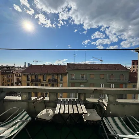 Trilocale Con Due Balconi A Isola Porta Nuova Milánó