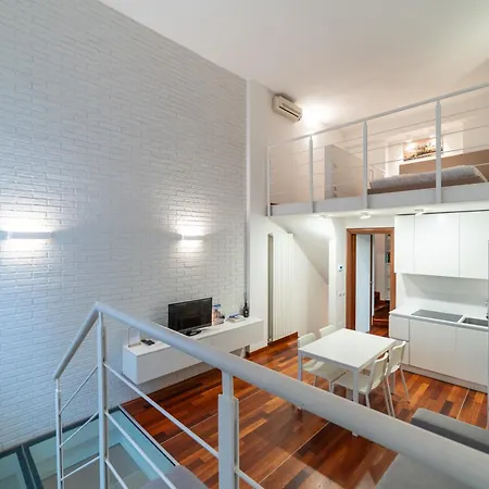 Apartment Luxury & Cozy 90 Sqm Flat Facing “bosco Verticale” *
