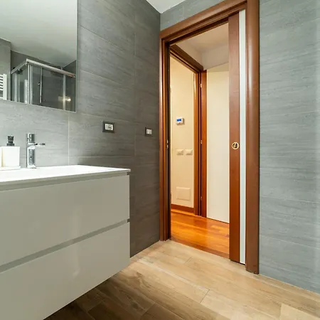 Luxury & Cozy 90 Sqm Flat Facing “bosco Verticale” Milan