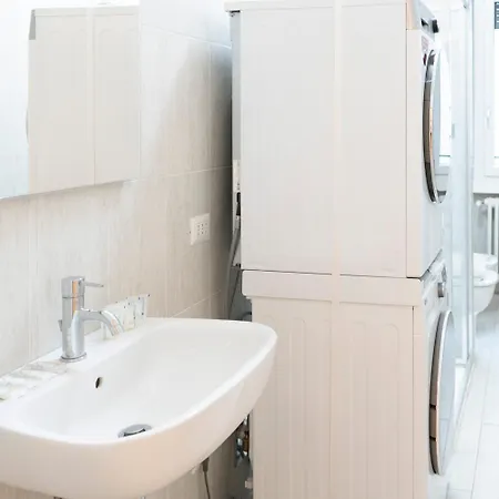 Ce6 - Corso Sempione • Large