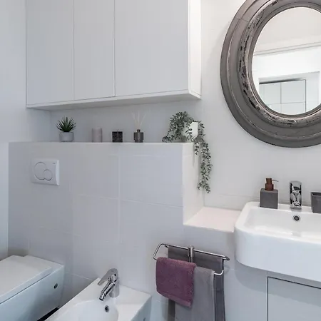 Design Con Terrazza In Via Masera 6 Milán