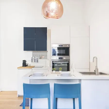 Easylife-luminoso In Zona Garibaldifs