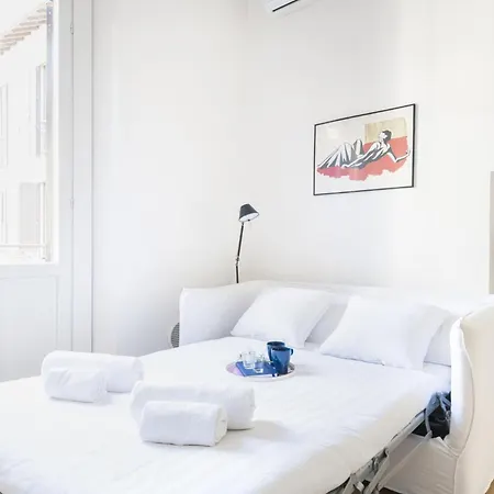 Easylife-luminoso In Zona Garibaldifs