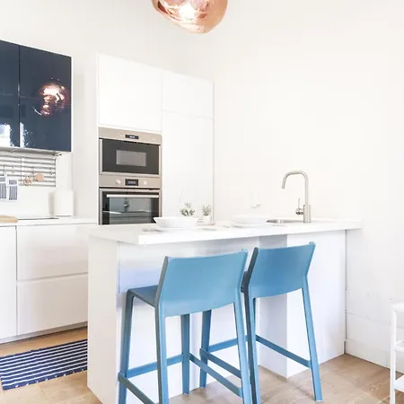 Easylife-luminoso In Zona Garibaldifs