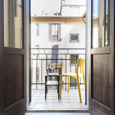 Easylife-luminoso In Zona Garibaldifs