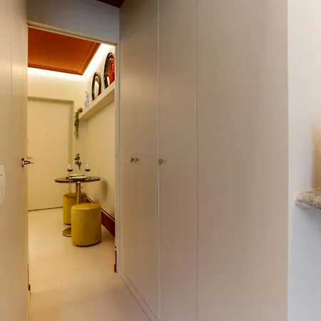 Апартаменты The Rent - Modern One-bedroom In The Lively Heart Of Brera