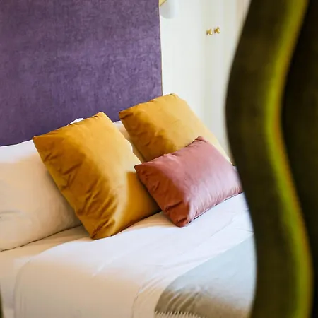 Апартаменты The Rent - Modern One-bedroom In The Lively Heart Of Brera