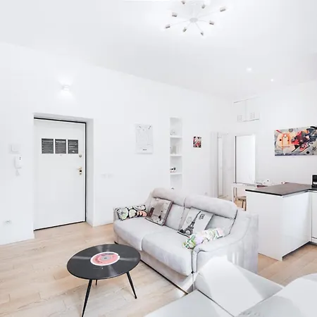 Easylife - - Lazzaro Papi 3 - Porta Romana Milano