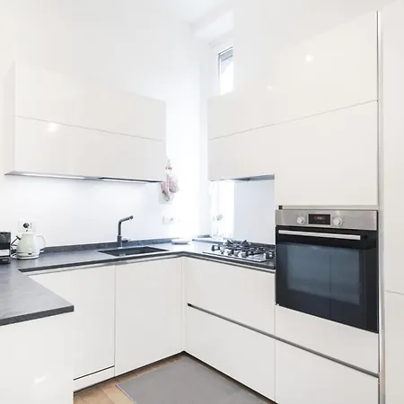 Easylife - - Lazzaro Papi 3 - Porta Romana Milán