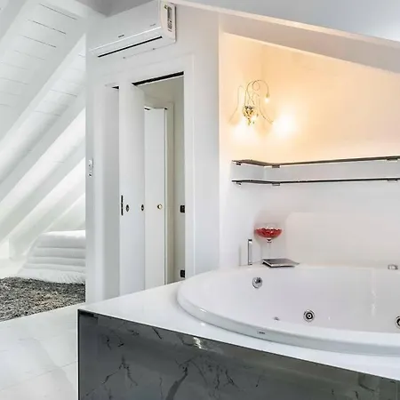 Apartment Jacuzzi Duomo - Free Parcking Ac Wi-fi Milan