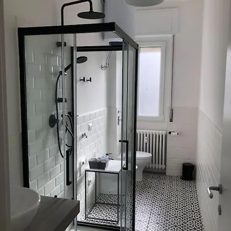 Apartman New In Lively Area Milánó