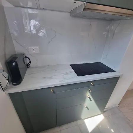 New In Lively Area Apartman *