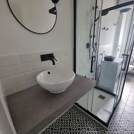 Apartman New In Lively Area