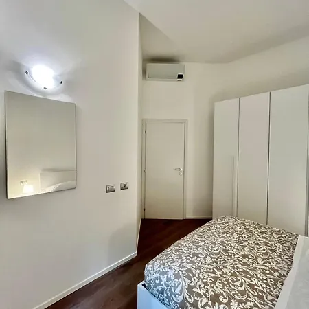 Side Apartment