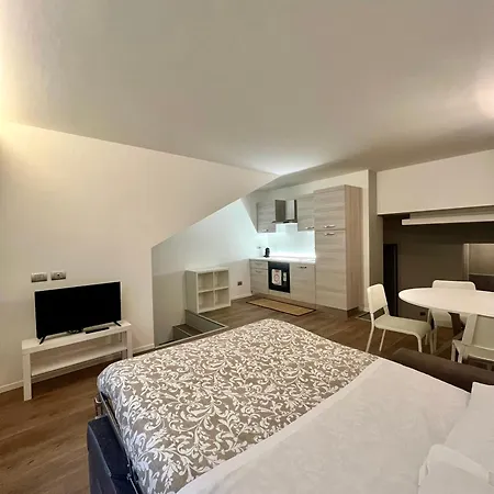 Side Apartment