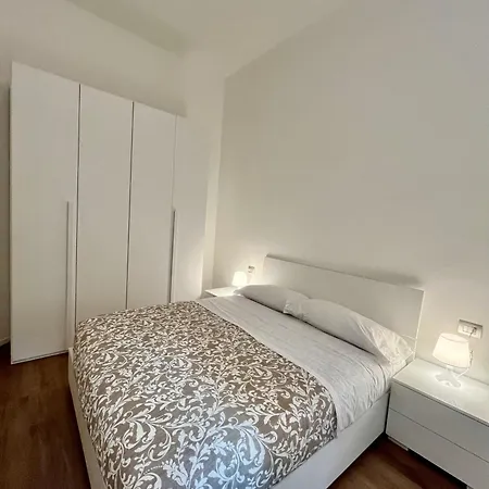 Side Apartment