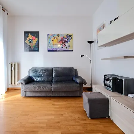 Xenia - Cozy Near Porta Romana Lägenhet Milano